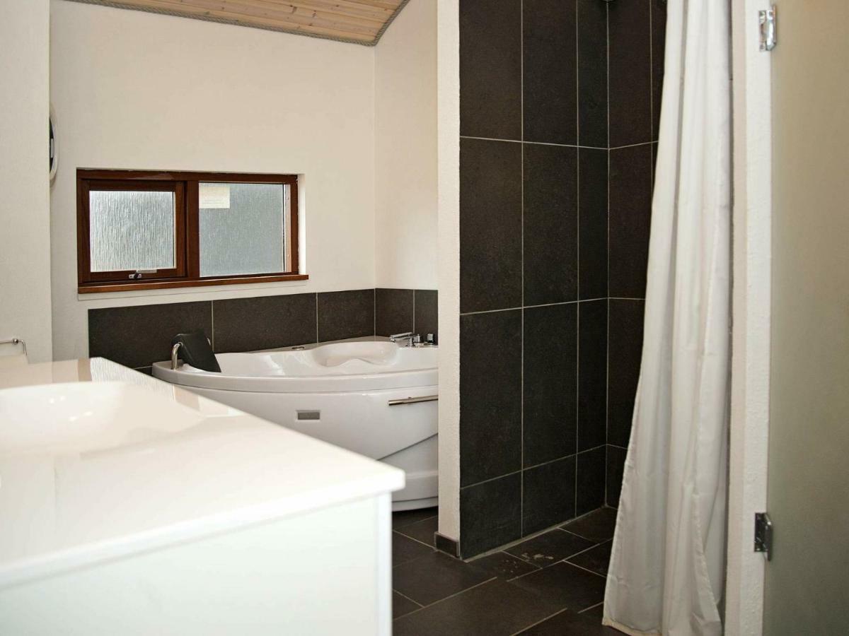 8 Person Holiday Home In Ulfborg Thorsminde Екстер'єр фото
